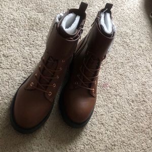 Boots !